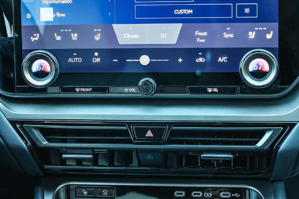 Used 2025 Lexus TX 500h AWD w/ Technology Package image 14
