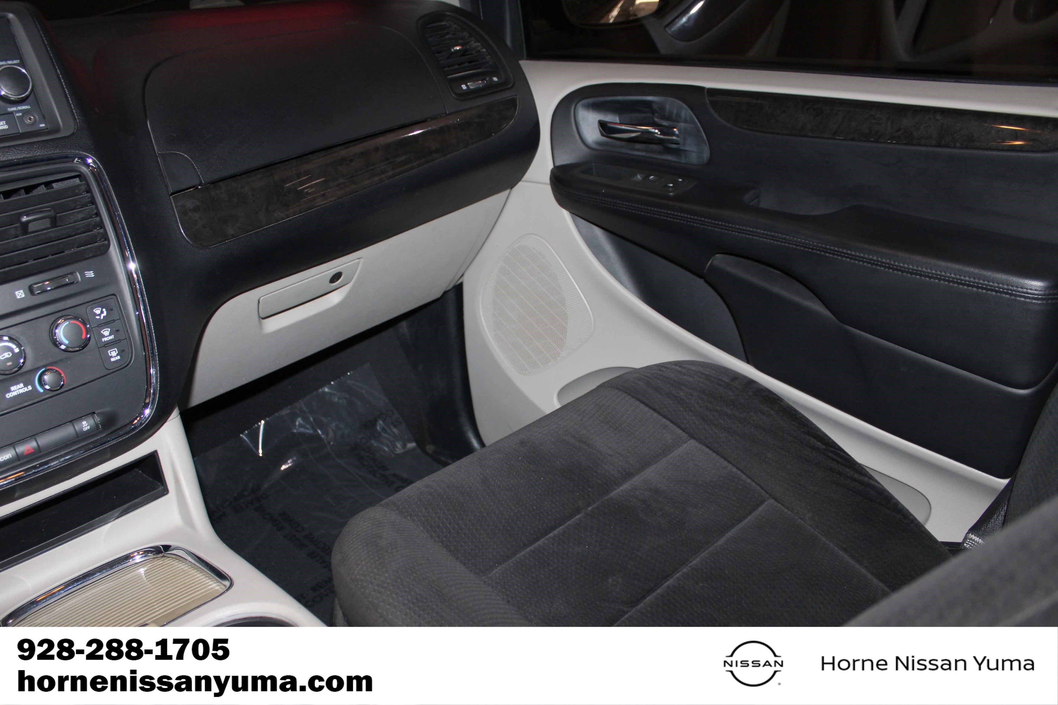 Used 2012 Dodge Grand Caravan SXT FWD image 12