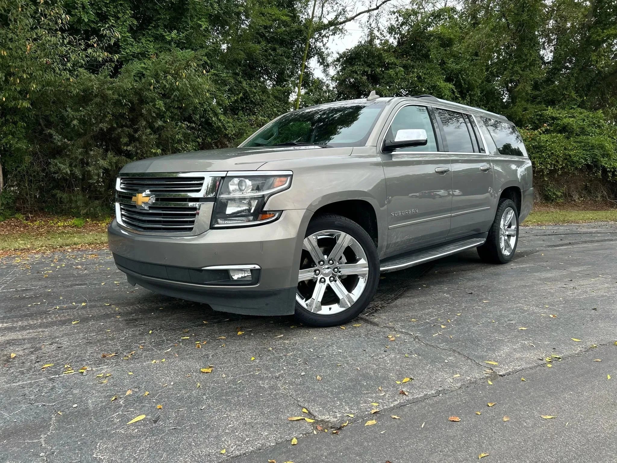 Used 2018 Chevrolet Suburban Premier image 3
