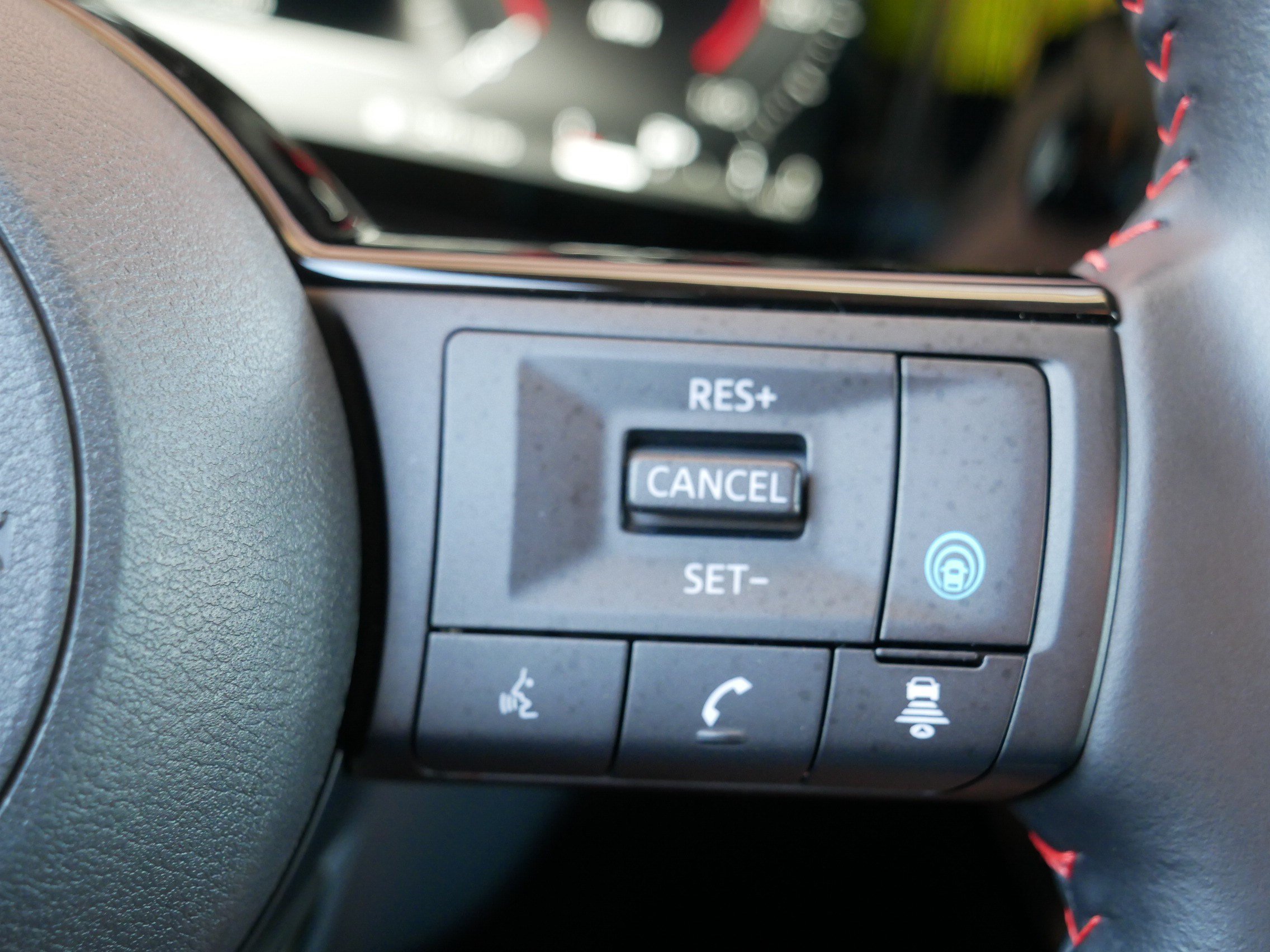 Certified 2025 Nissan Kicks SR AWD/4WD image 29