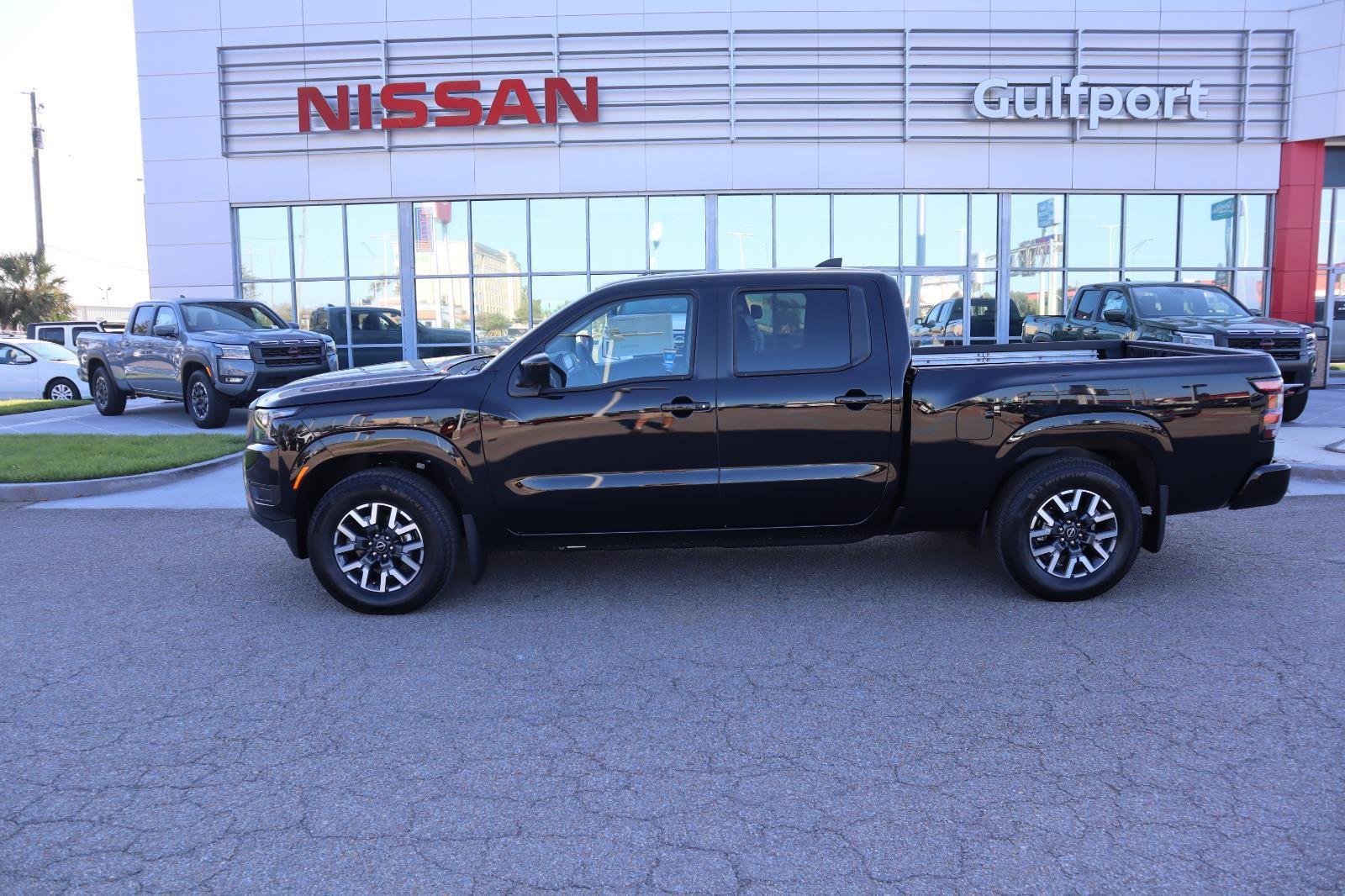 New 2026 Nissan Frontier SV w/ SV Convenience Package RWD image 3