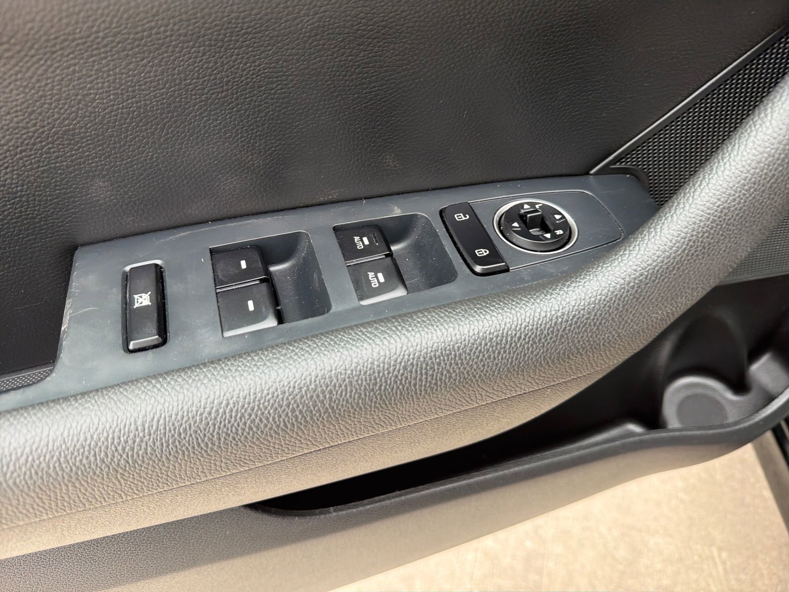 Used 2018 Hyundai Sonata Limited w/ Limited Ultimate Package 03 image 18