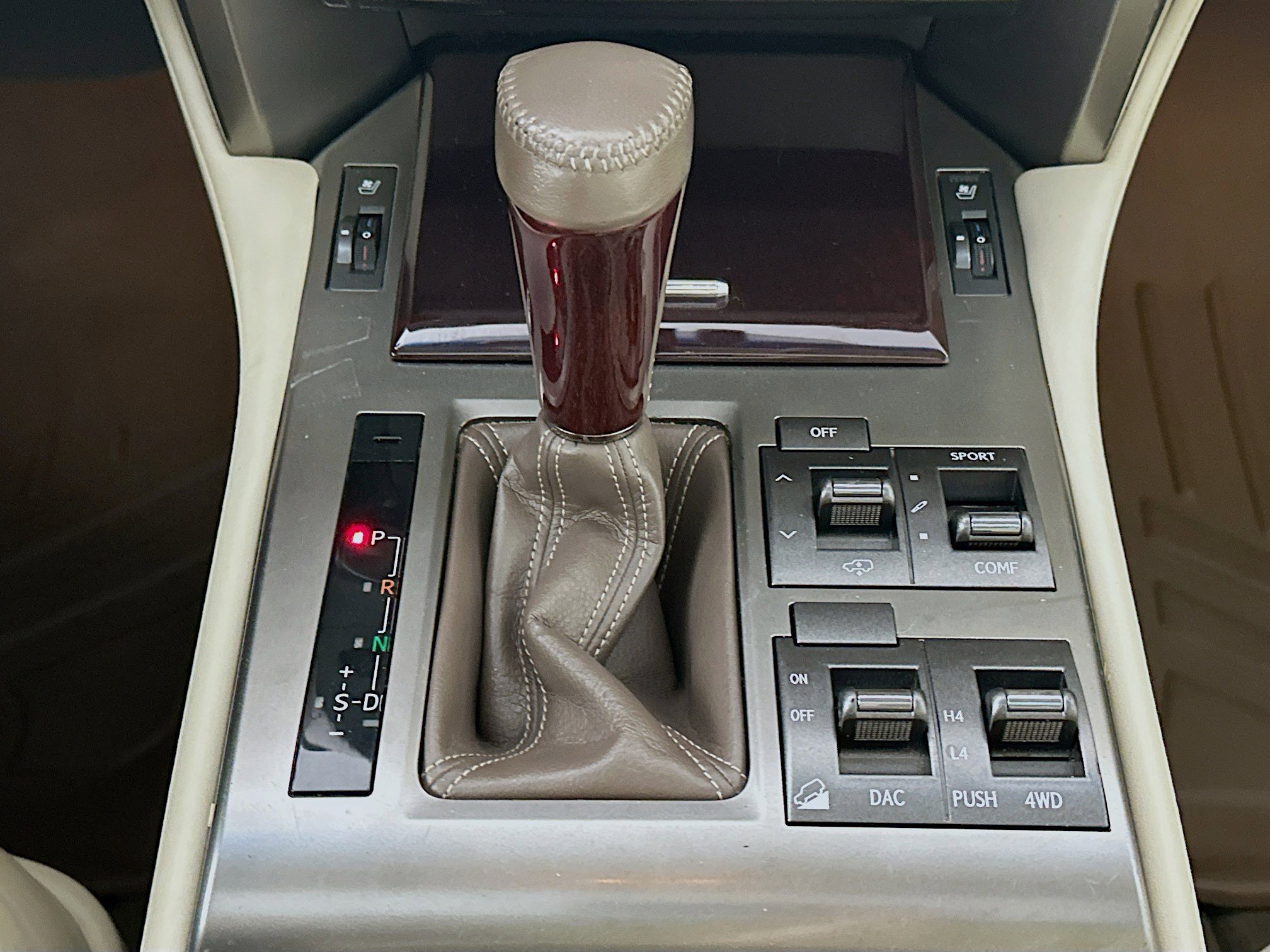 Used 2014 Lexus GX 460 Luxury image 25