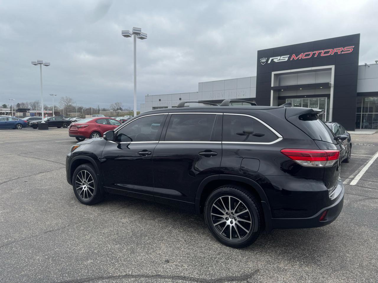 Used 2017 Toyota Highlander SE AWD/4WD image 12