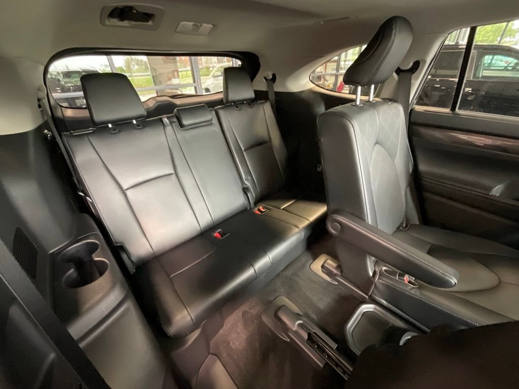 Used 2023 Toyota Highlander Platinum AWD/4WD image 21