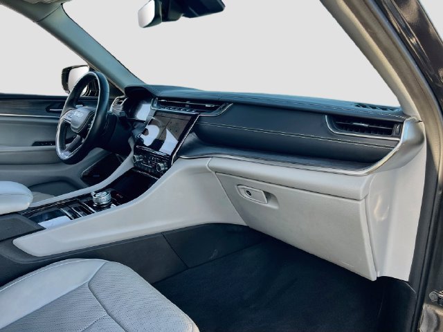 Used 2022 Jeep Grand Cherokee L Overland AWD/4WD image 32