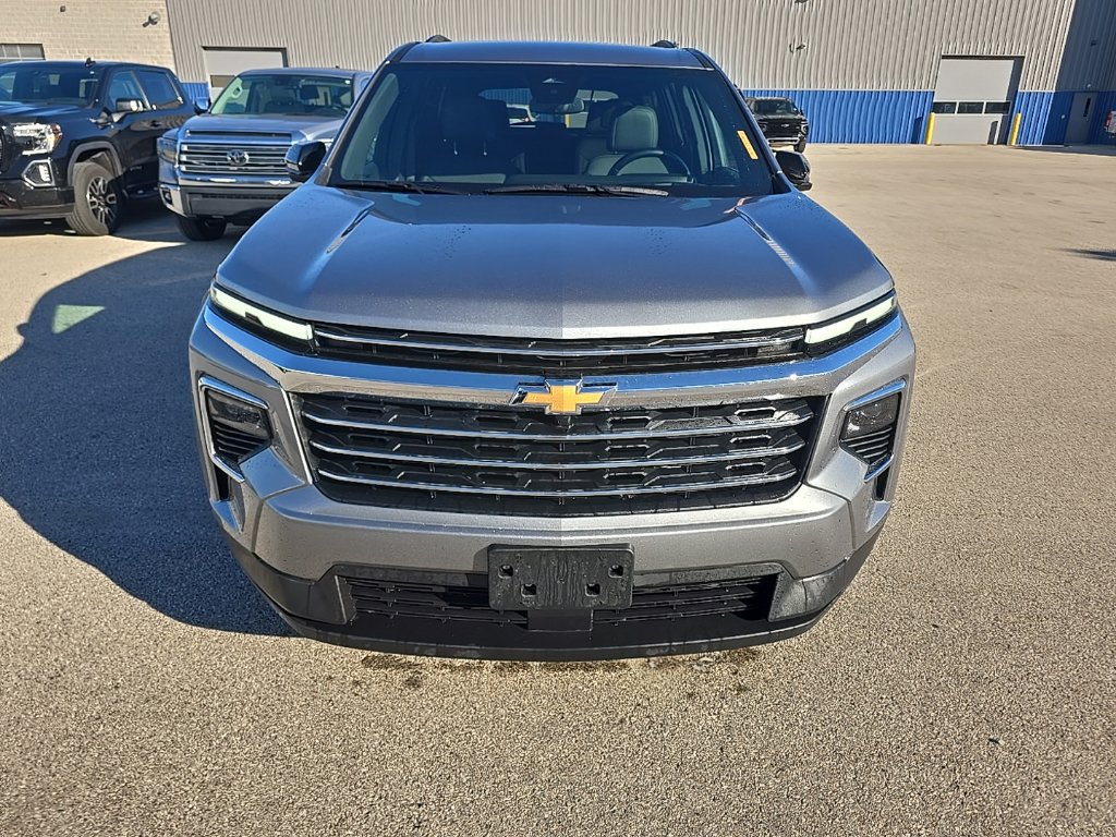 Used 2026 Chevrolet Traverse LT AWD/4WD image 2