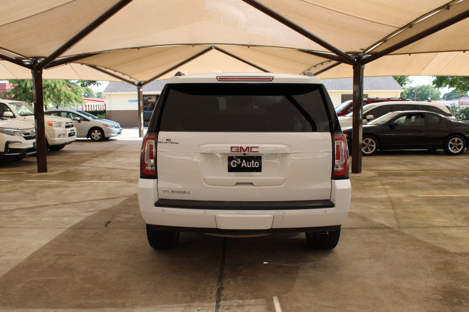 Used 2018 GMC Yukon SLT w/ Premium Edition image 7