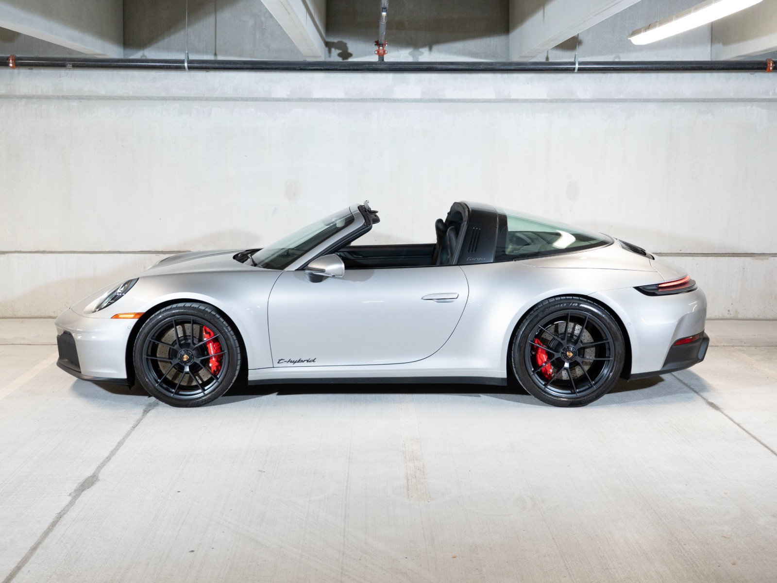 Certified 2026 Porsche 911 Targa 4 GTS AWD/4WD image 2