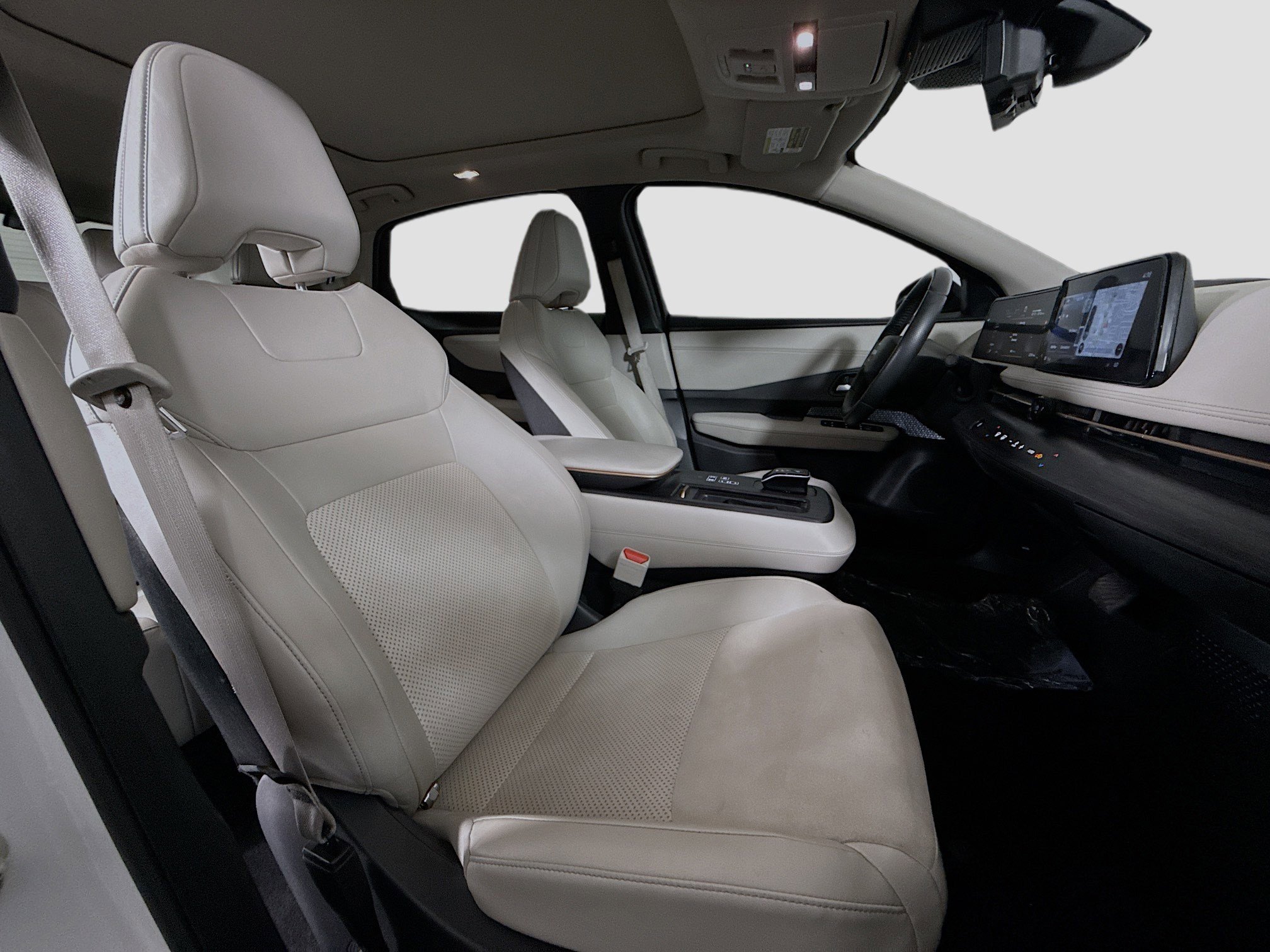 Used 2023 Nissan Ariya FWD image 40