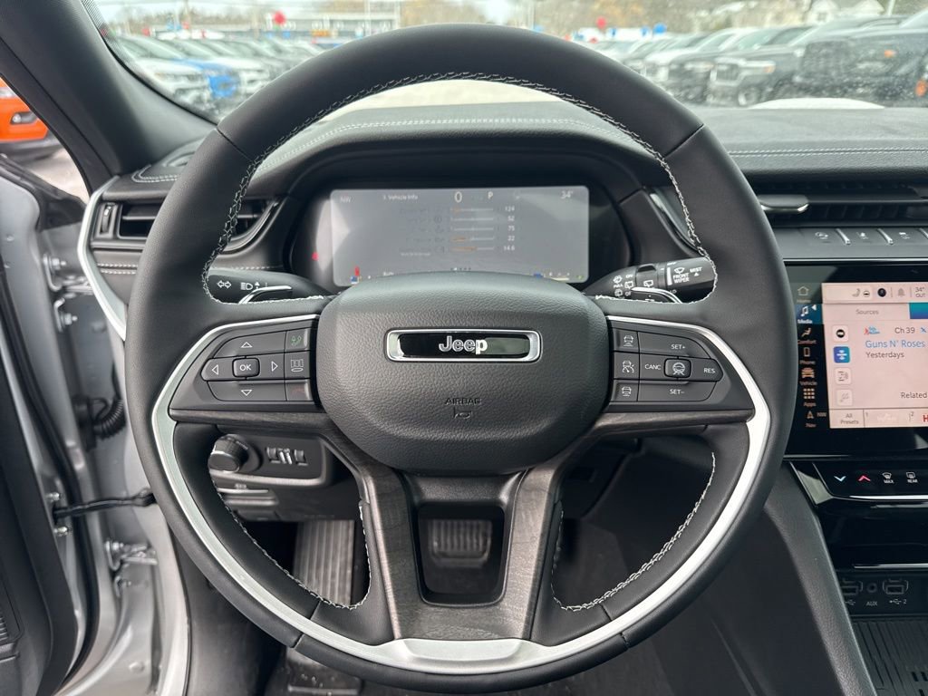 New 2026 Jeep Grand Cherokee Altitude image 9