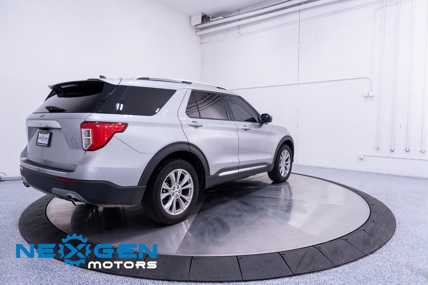 Used 2023 Ford Explorer Limited image 36