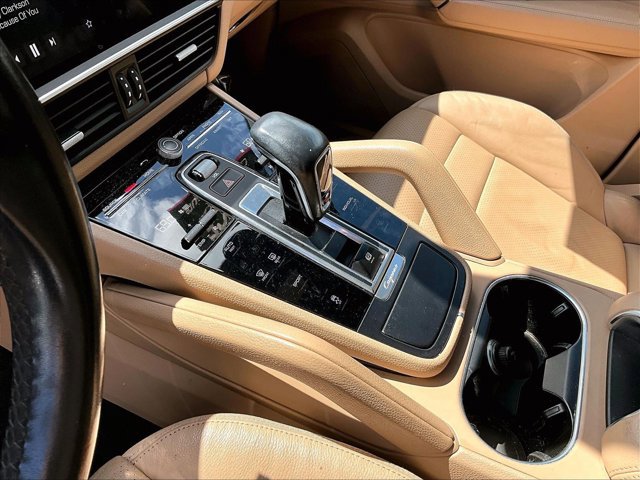 Used 2020 Porsche Cayenne AWD/4WD image 15