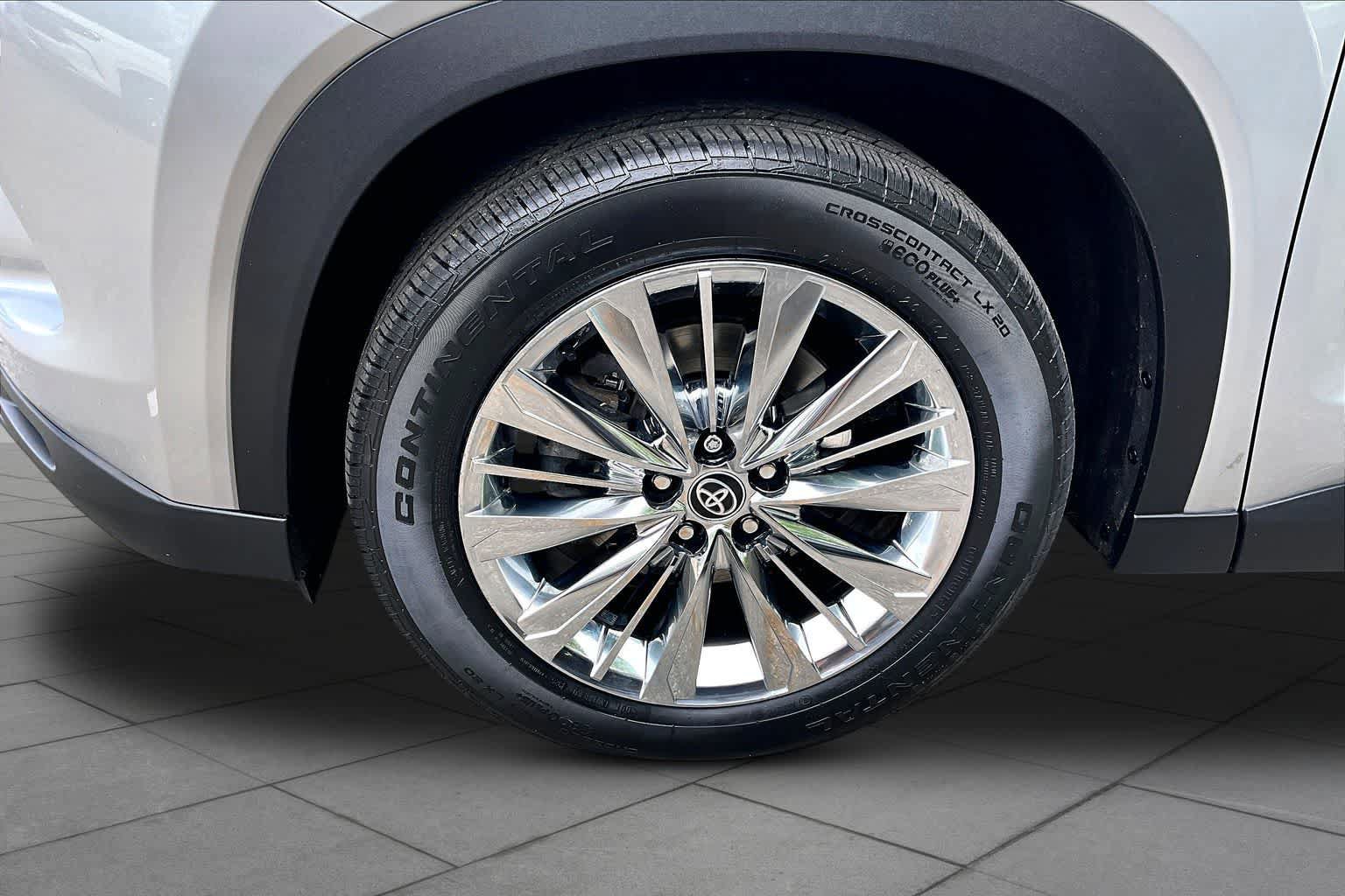 Certified 2024 Toyota Grand Highlander AWD image 11