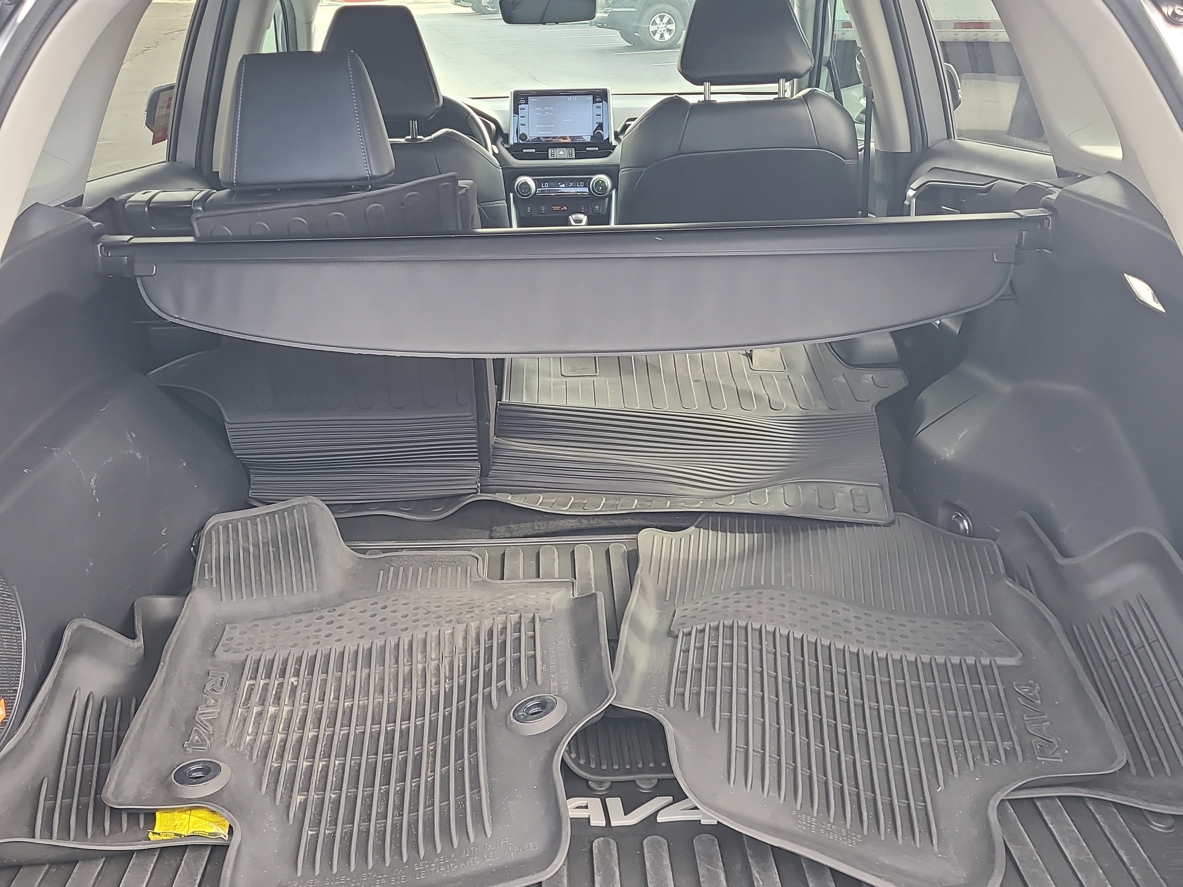 Used 2021 Toyota RAV4 XLE Premium image 10