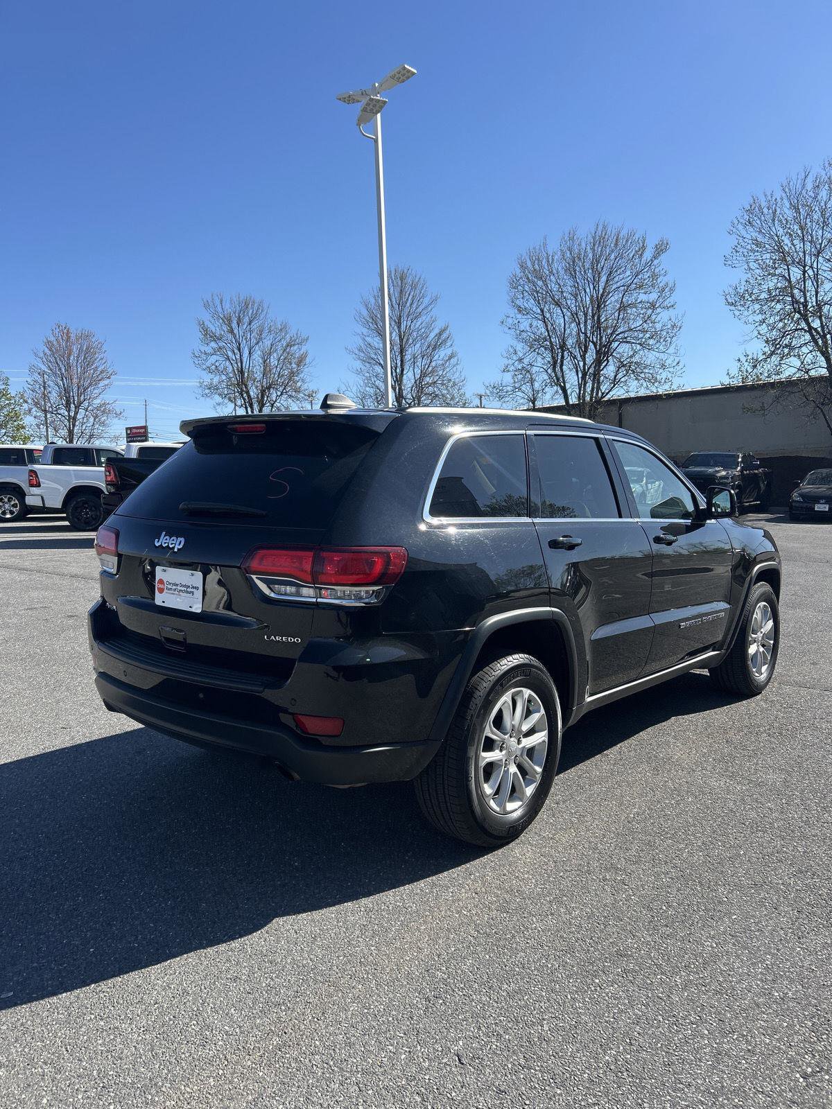 Used 2022 Jeep Grand Cherokee Laredo E w/ Security & Convenience Group image 4