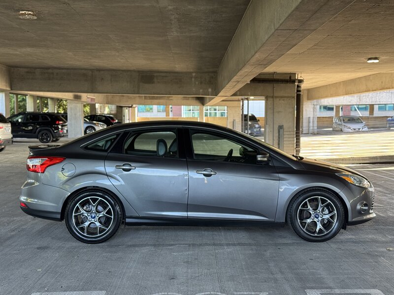 Used 2014 Ford Focus SE w/ Equipment Group 201A FWD image 6