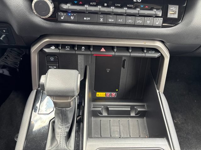 Used 2026 Toyota Tundra Limited AWD/4WD image 19