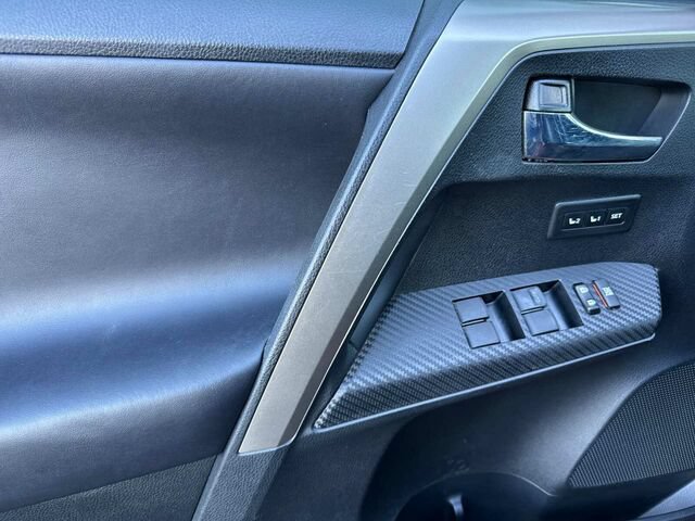 Used 2015 Toyota RAV4 Limited w/ Technology Package AWD/4WD image 11
