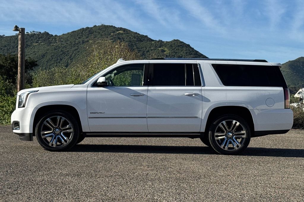 Used 2020 GMC Yukon XL Denali w/ Denali Premium Package image 7