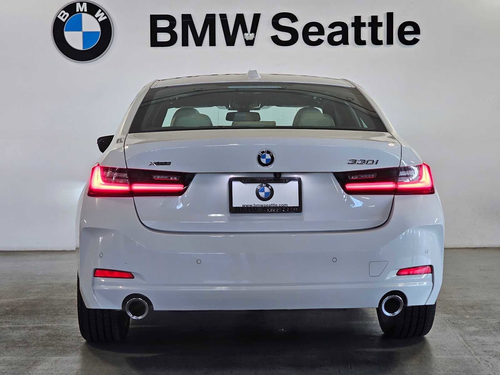 Used 2025 BMW 330i xDrive 330i xDrive w/ Premium Package image 5