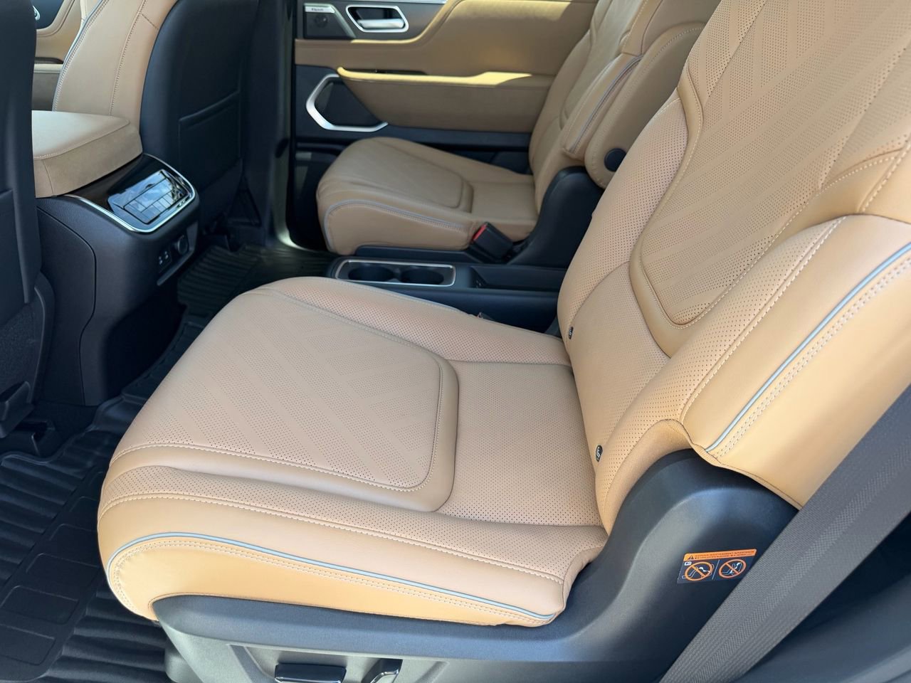 New 2026 INFINITI QX80 Luxe RWD image 11