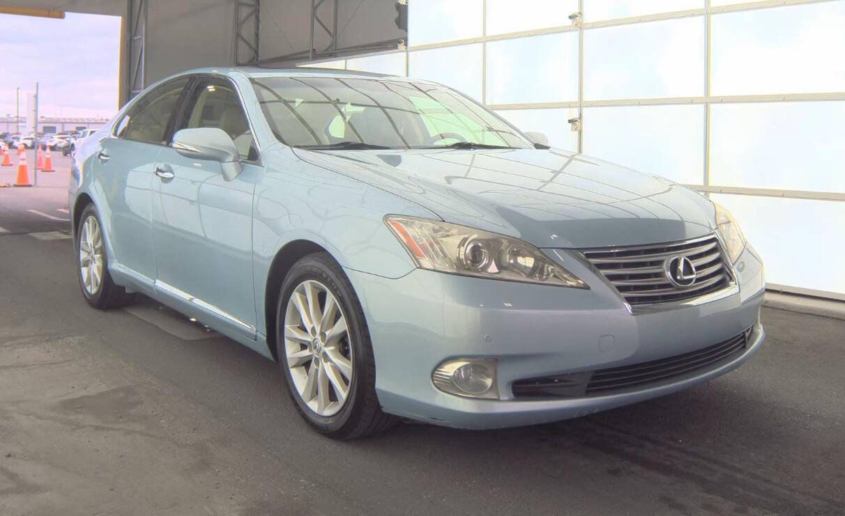 Used 2011 Lexus ES 350 FWD image 2