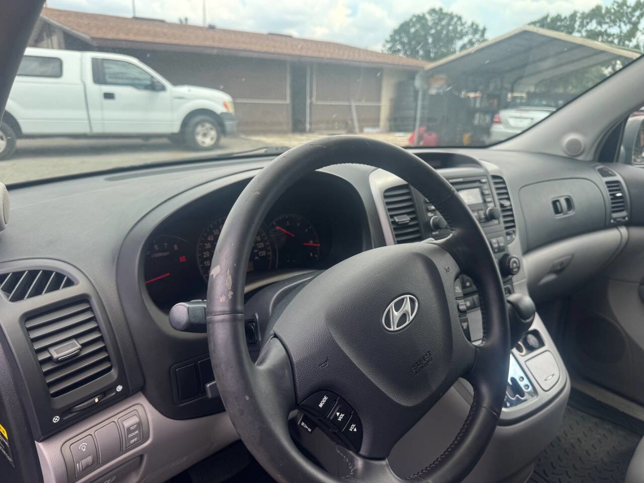 Used 2007 Hyundai Entourage GLS FWD image 14