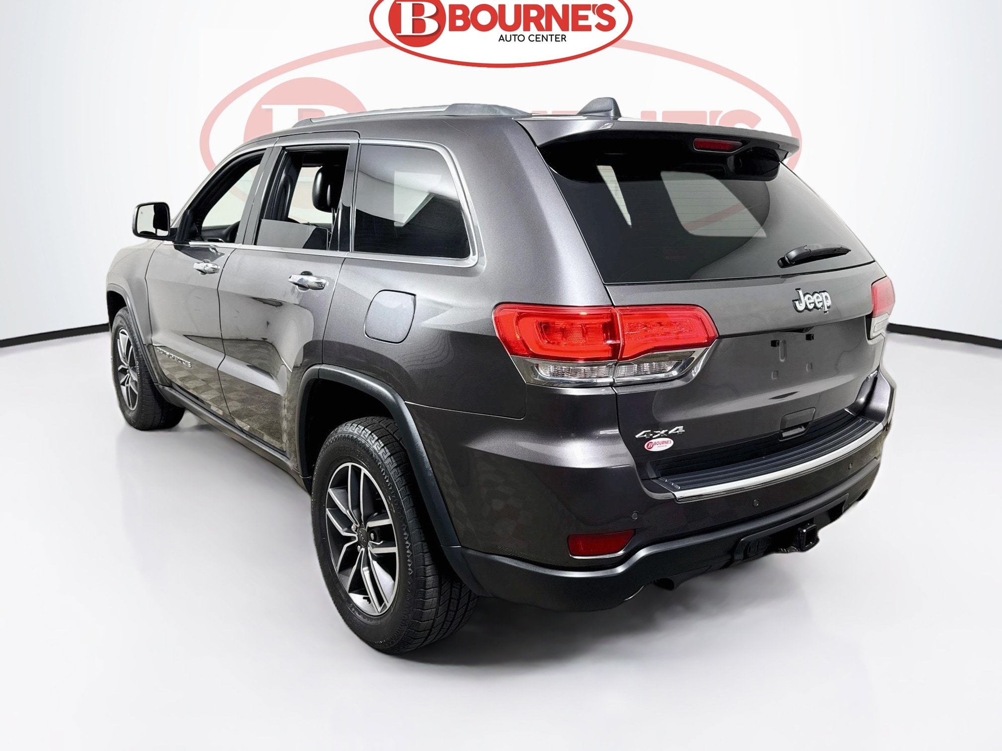 Used 2019 Jeep Grand Cherokee Limited w/ Trailer Tow Group IV AWD/4WD image 10