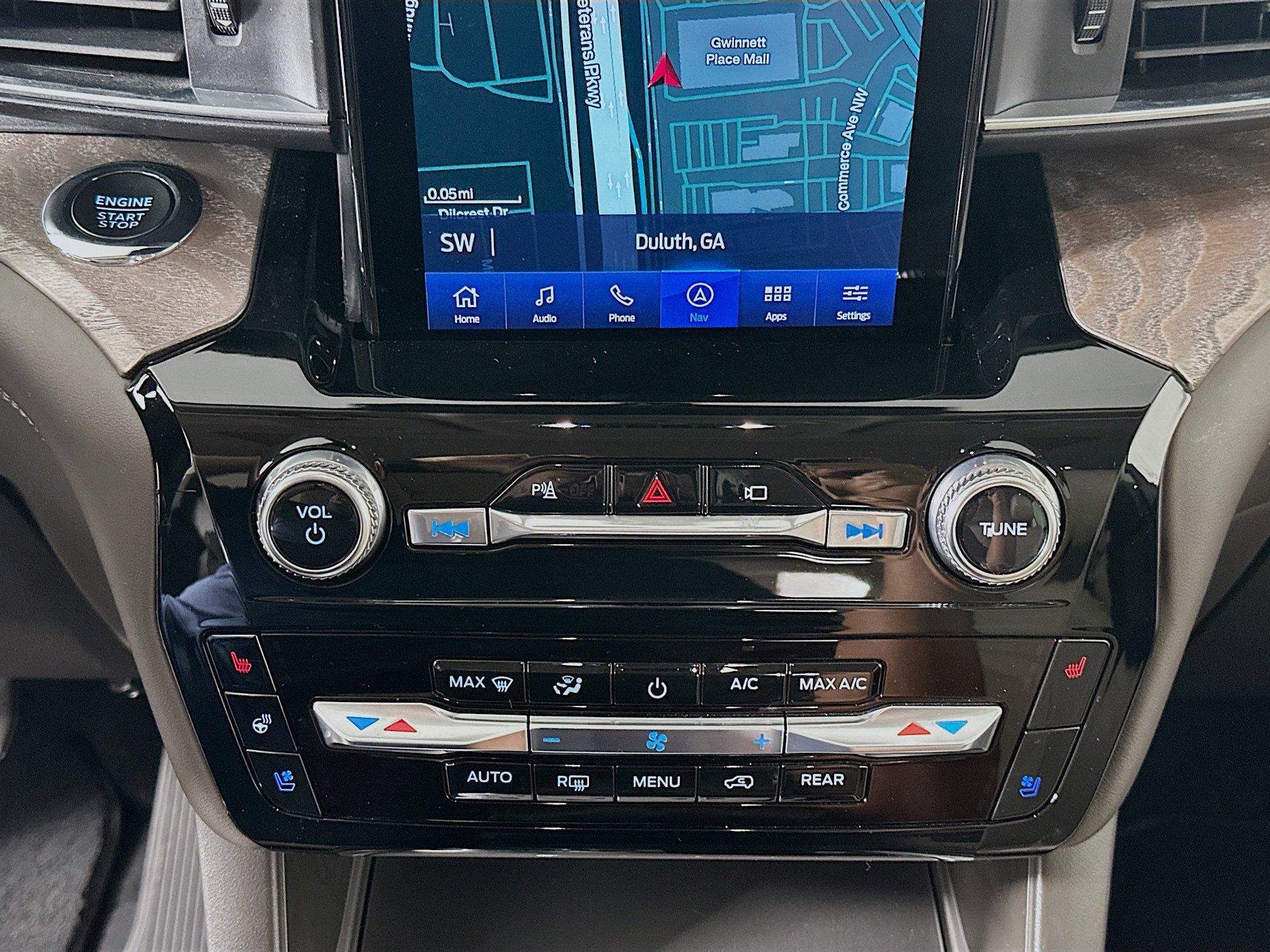 Used 2022 Ford Explorer Platinum w/ Equipment Group 601A image 23