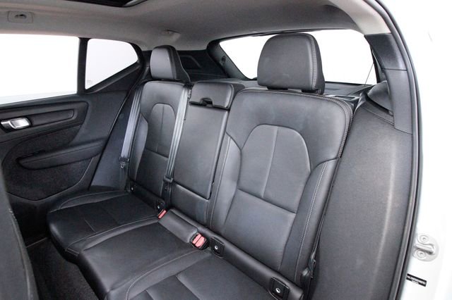 Certified 2025 Volvo XC40 B5 Ultra w/ Protection Package Premier AWD/4WD image 28