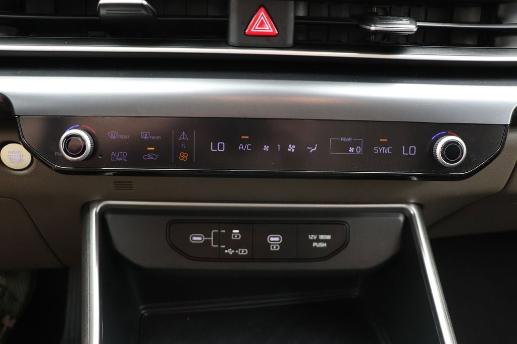 Used 2025 Kia Carnival FWD image 22