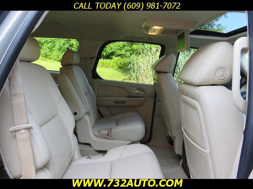 Used 2007 Cadillac Escalade AWD w/ Information Package image 21