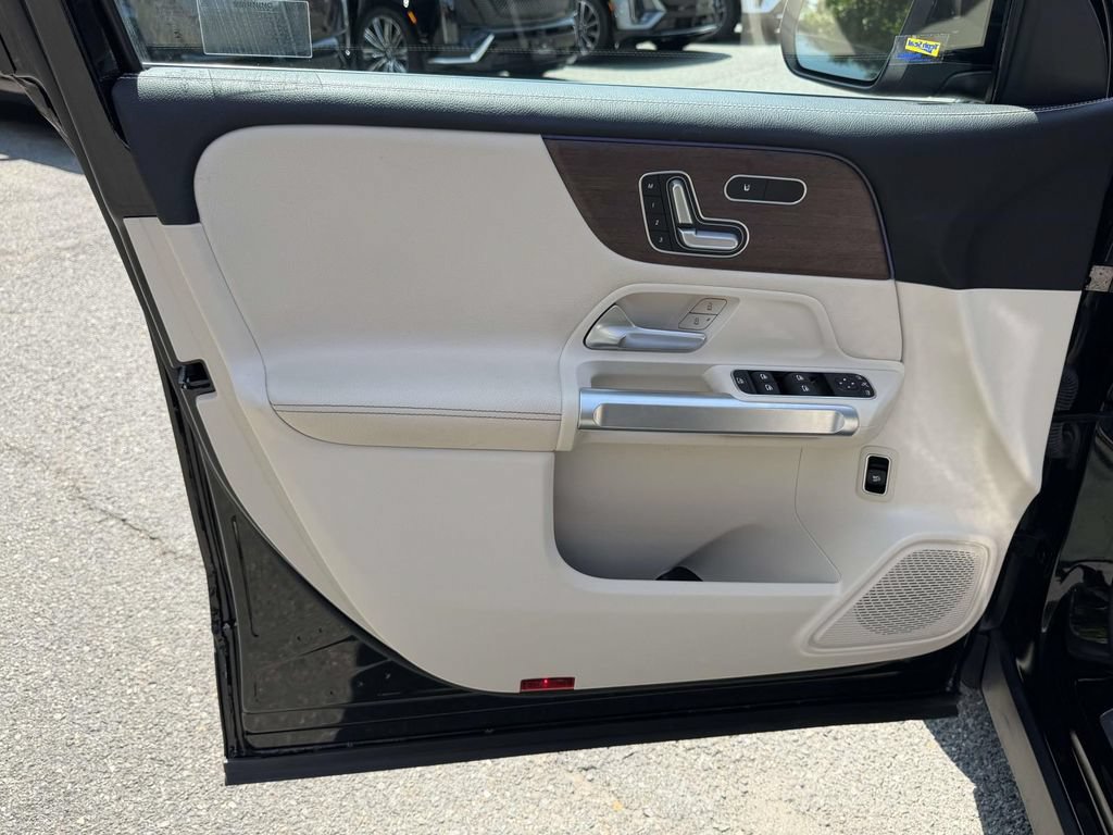 Used 2023 Mercedes-Benz GLB 250 w/ Premium Package image 14