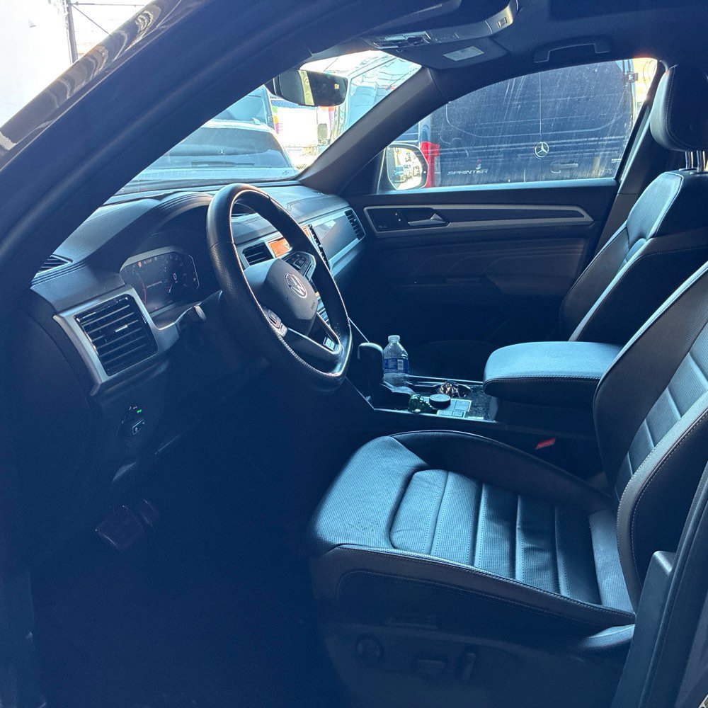 Used 2021 Volkswagen Atlas Cross Sport SEL Premium R-Line w/ Luggage Net & Mats Package AWD/4WD image 3