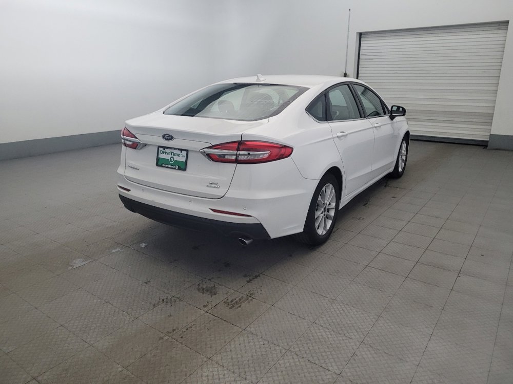 Used 2020 Ford Fusion SE image 9