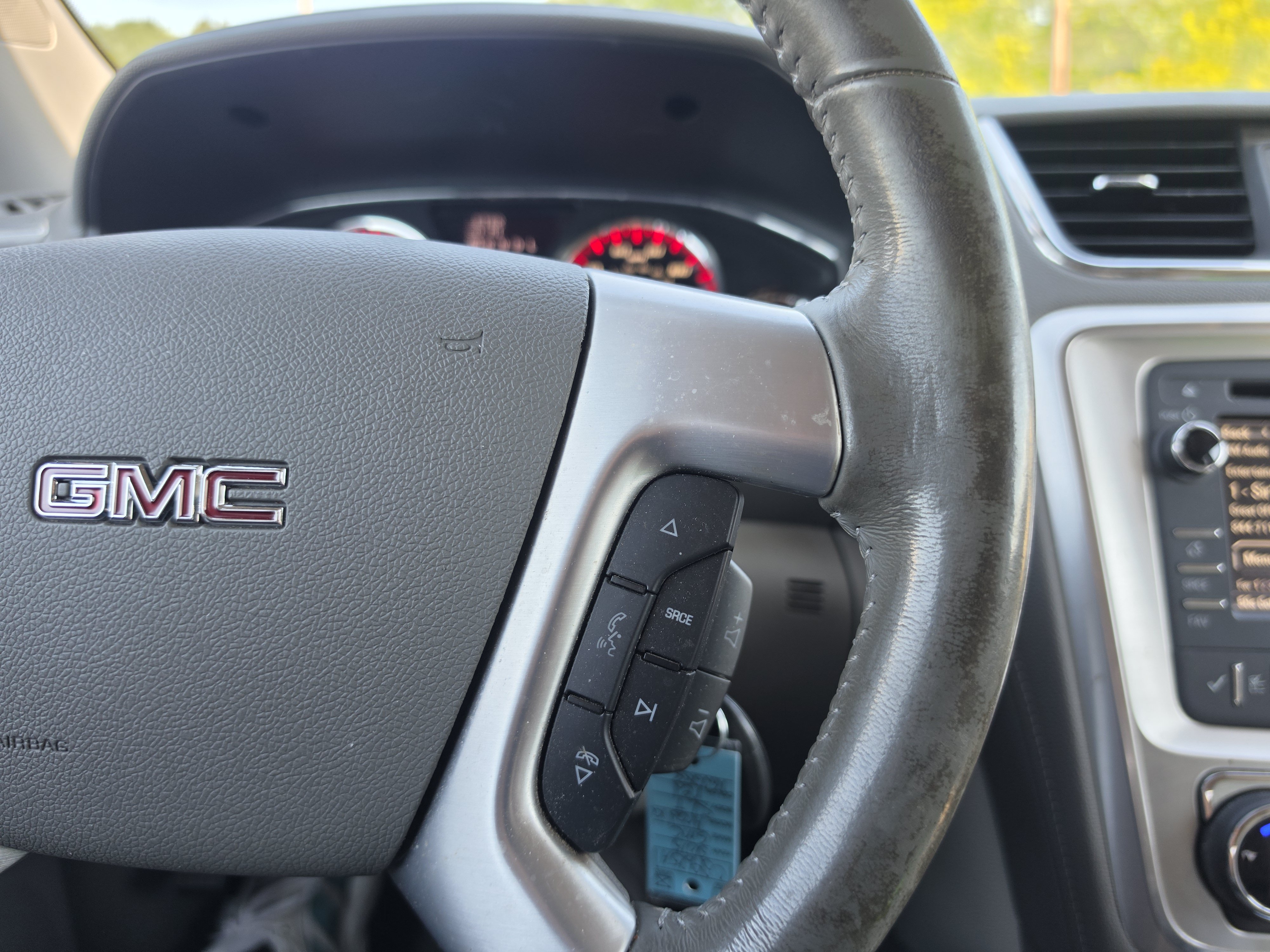 Used 2015 GMC Acadia SLT FWD image 18
