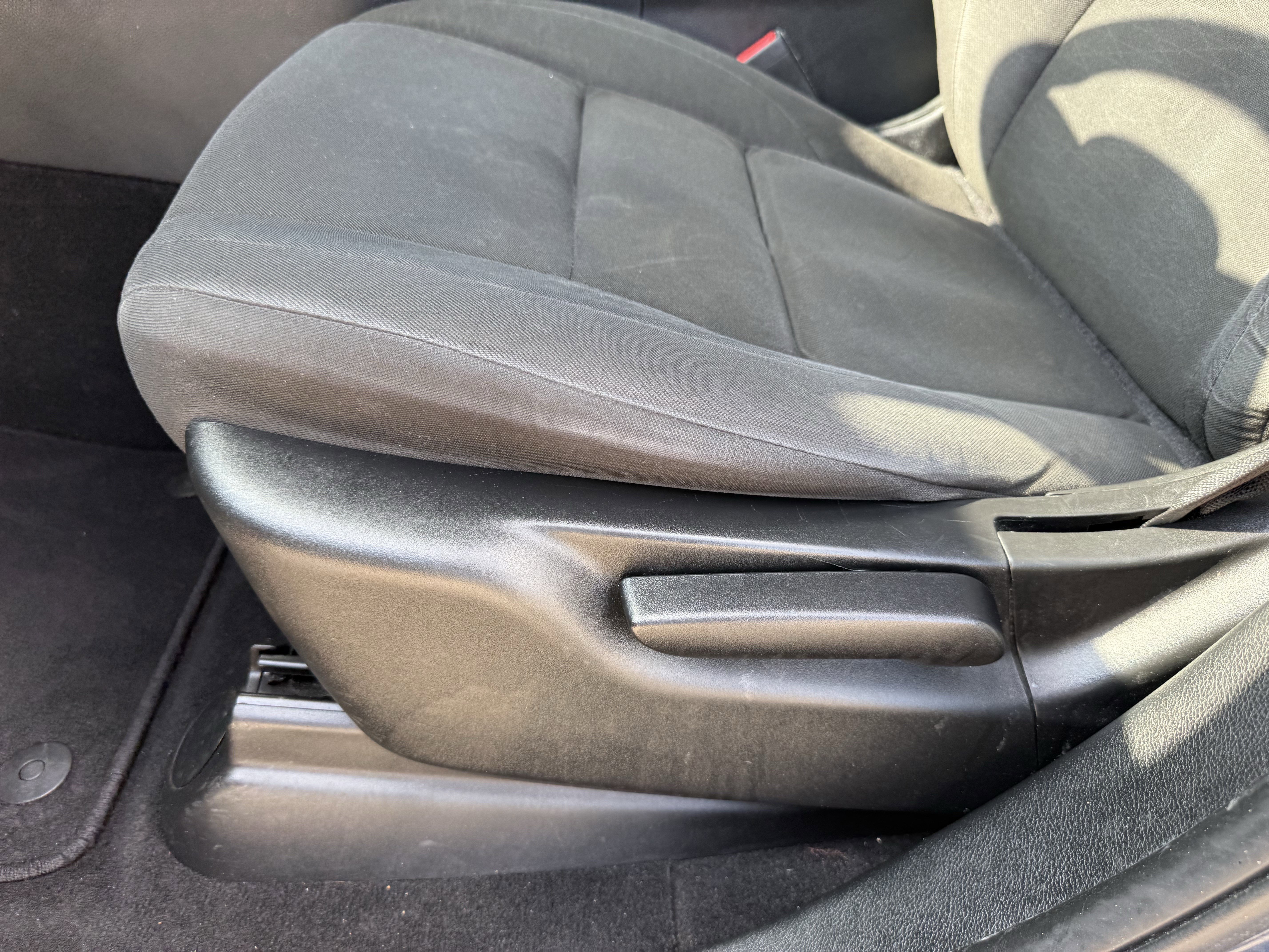 Used 2020 Dodge Durango SXT w/ 3rd Row Seating Group image 27