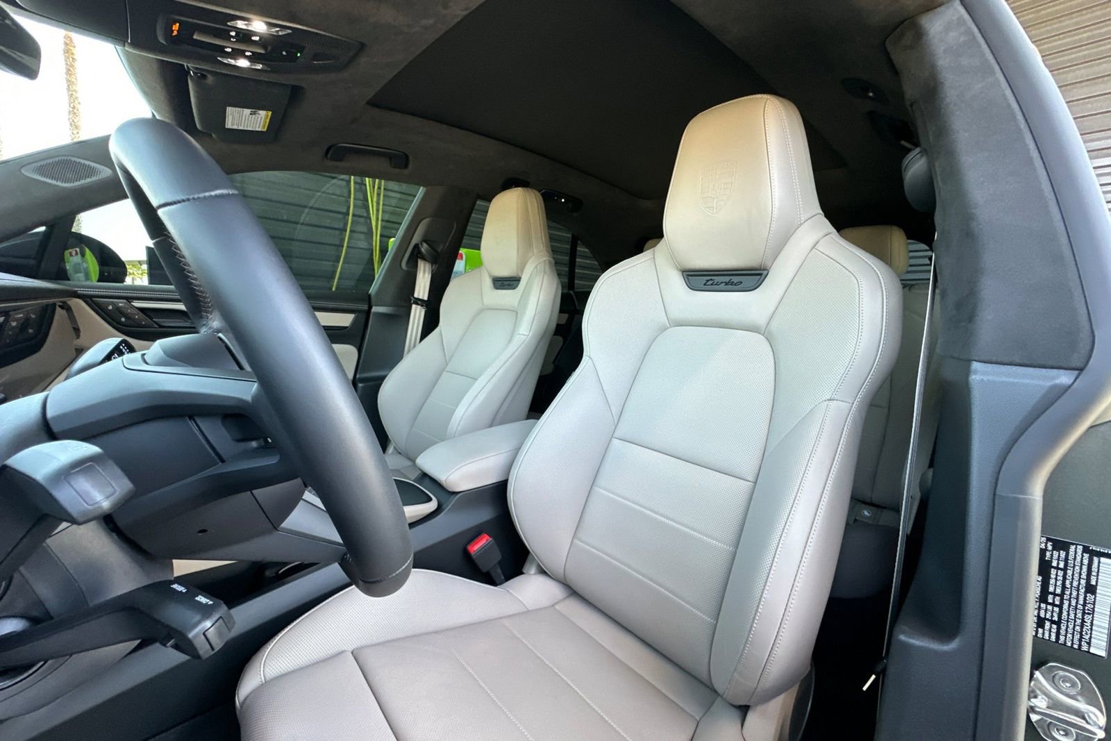 Used 2025 Porsche Macan Turbo Electric AWD/4WD image 5