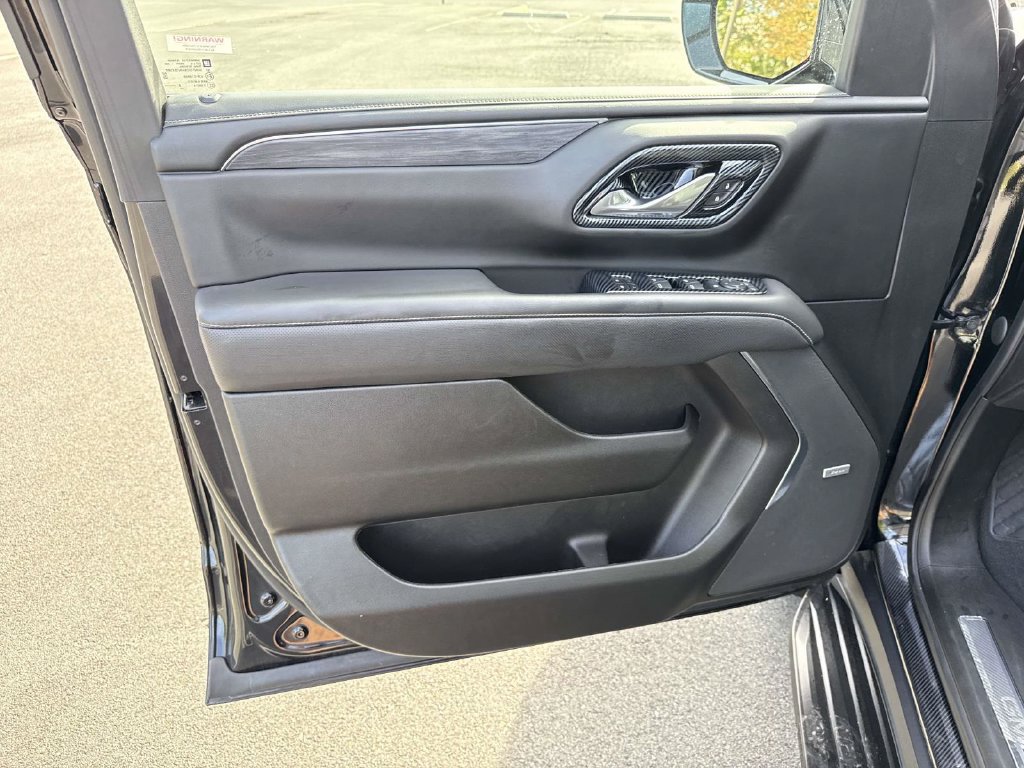 Used 2023 GMC Yukon XL SLT AWD/4WD image 28