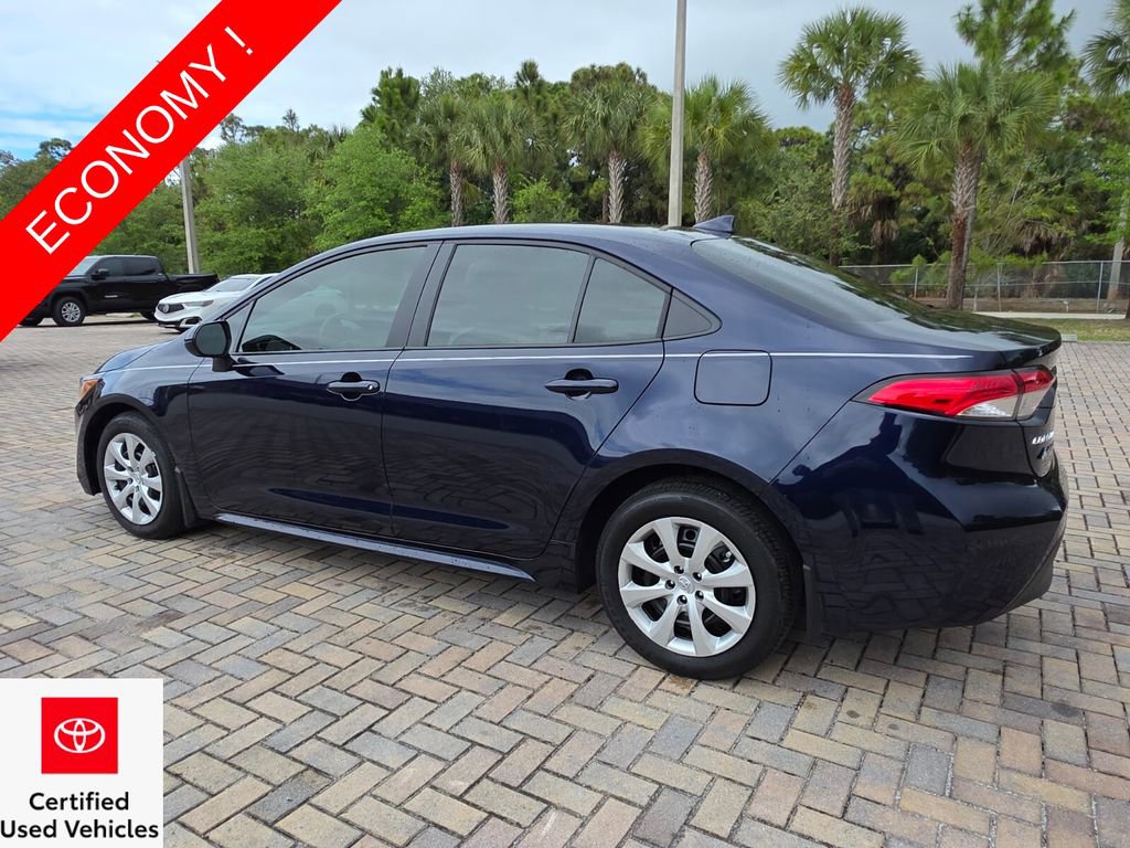 Certified 2025 Toyota Corolla LE FWD image 9