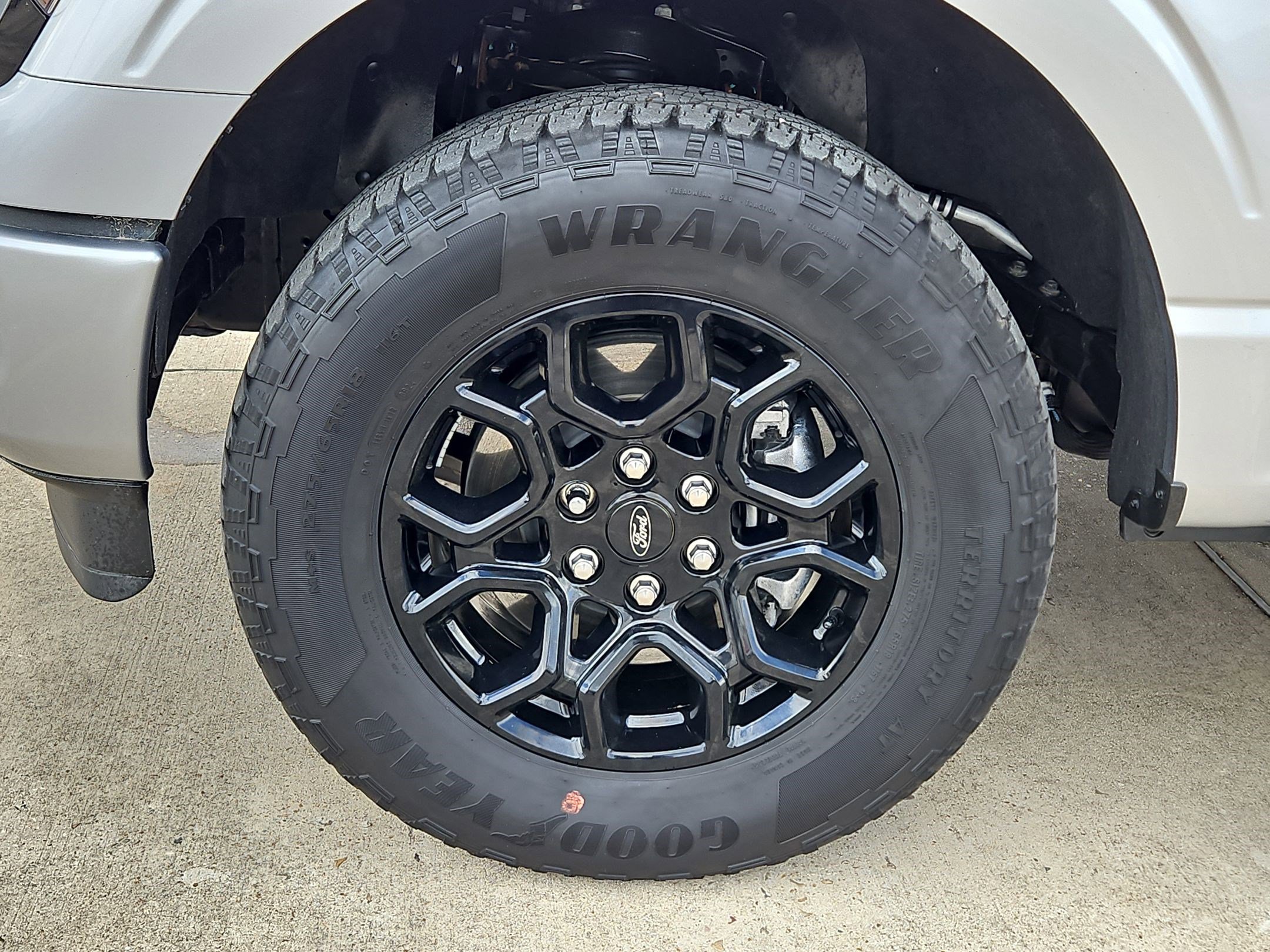 Used 2024 Ford F150 XLT w/ Equipment Group 302A MID image 12