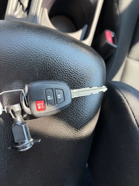 Used 2014 Toyota RAV4 LE AWD/4WD image 54