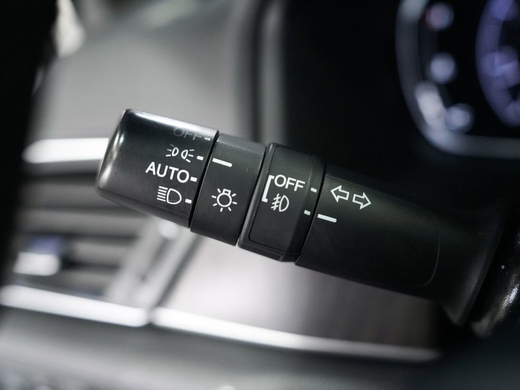 Used 2018 Honda Accord Touring image 24