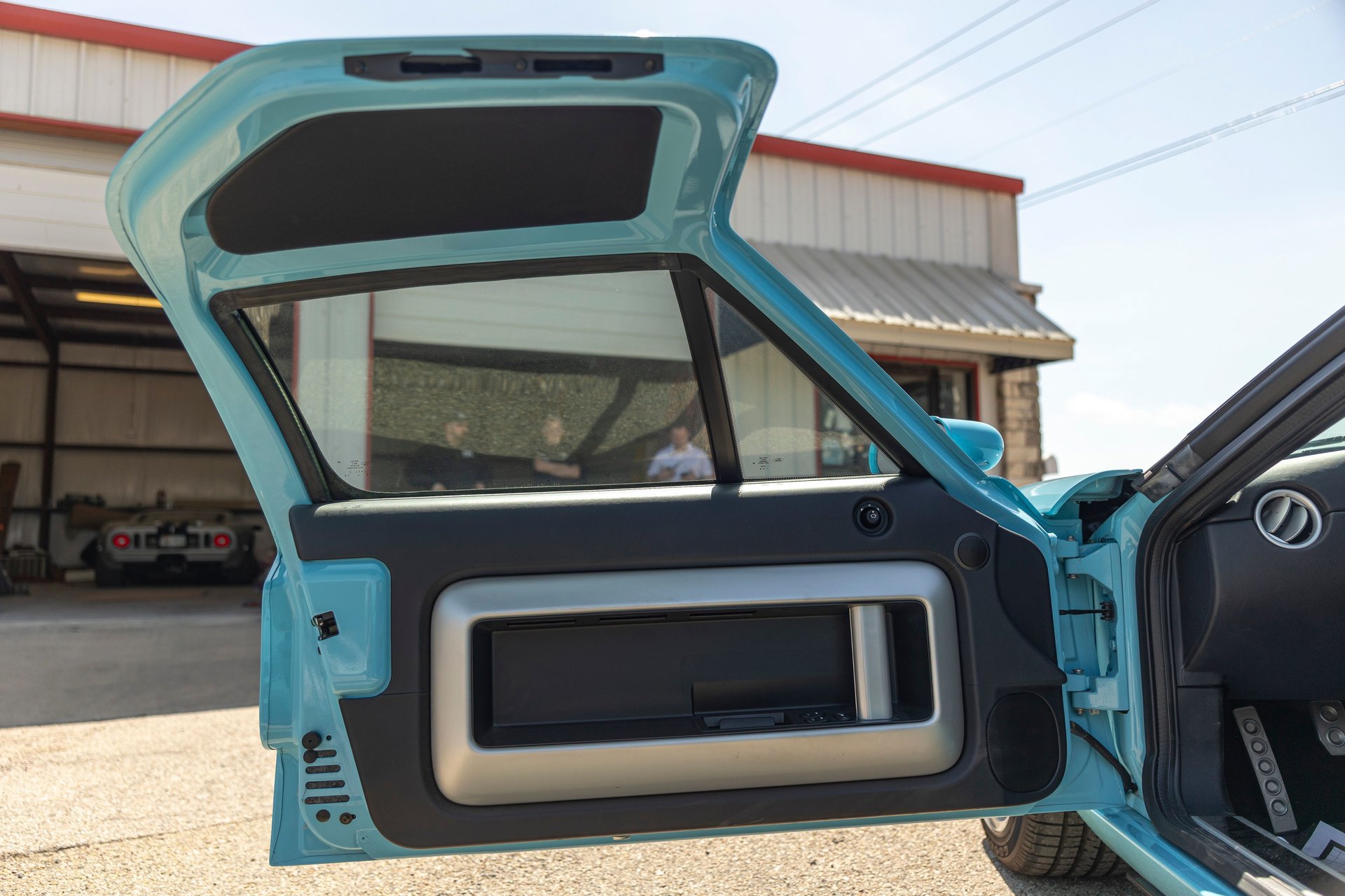 Used 2006 Ford GT RWD image 40