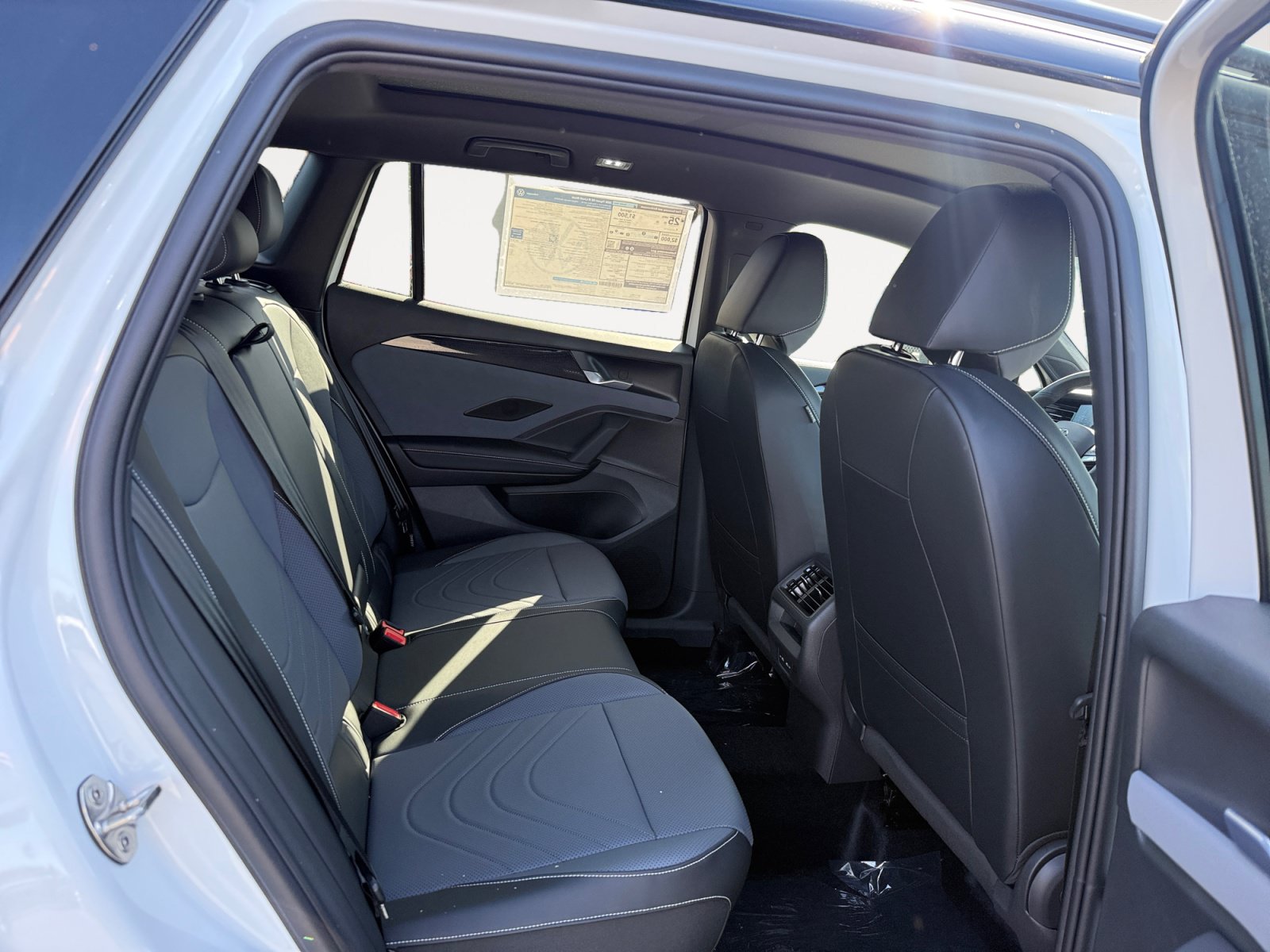 New 2026 Volkswagen Tiguan SE R-Line AWD/4WD image 18