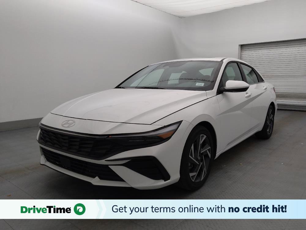 Used 2025 Hyundai Elantra SEL image 1