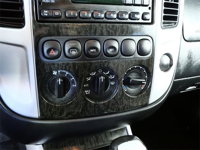 Used 2005 Mercury Mariner Luxury image 18