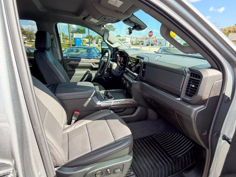 Used 2026 Chevrolet Silverado 2500 LTZ w/ LTZ Plus Package AWD/4WD image 8