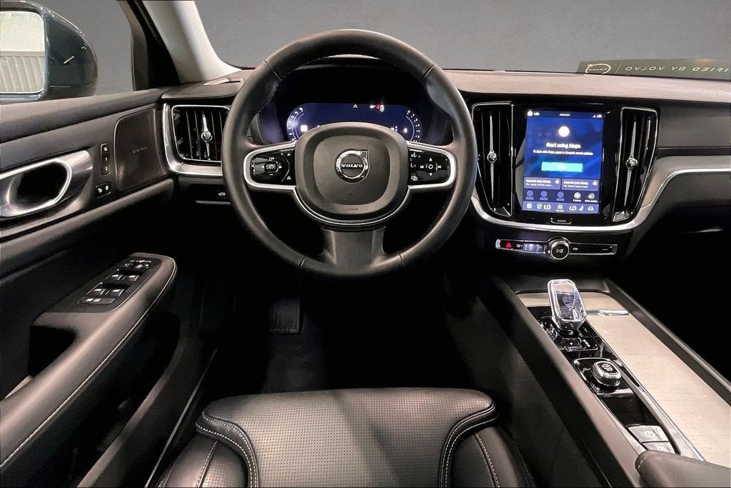 Certified 2025 Volvo V60 B5 Cross Country Ultra AWD/4WD image 9